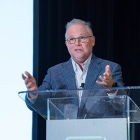 Dr. Craig Gundersen