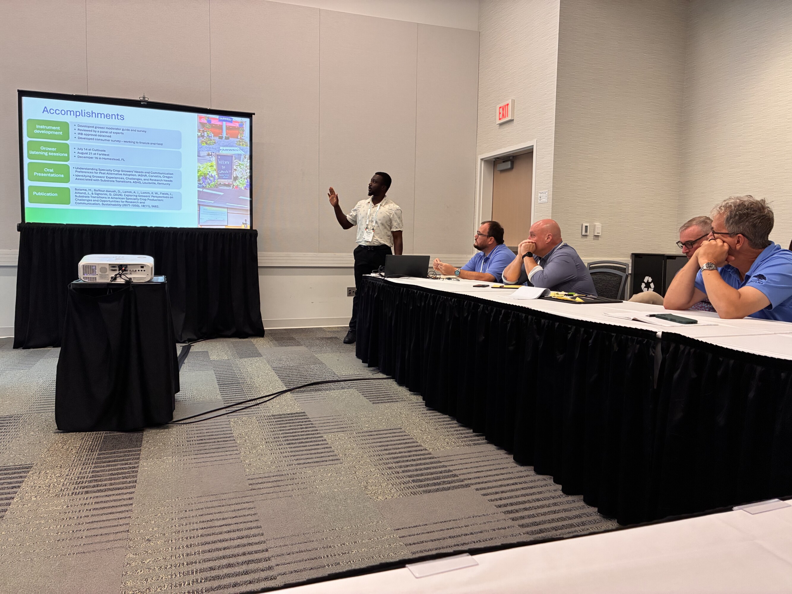 Michael, presenting to the Soilless Substrate Science project's advisory board.
